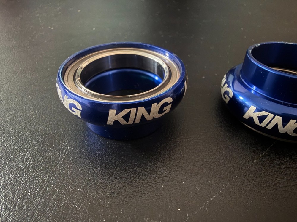 Chris King NoThreadSet 1 1/8 Threadless Headset Blue