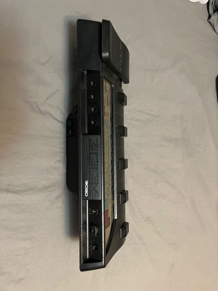 Zoom 3030 Guitar Effects Processor