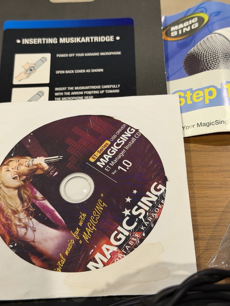 Magic Sing ET13K Wired Karaoke Microphone With Case