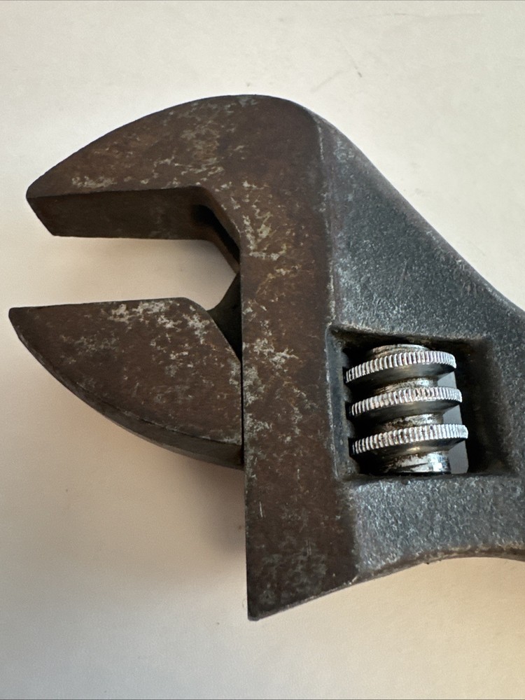 Klein Tools 3239 16" Adjustable Spud Wrench