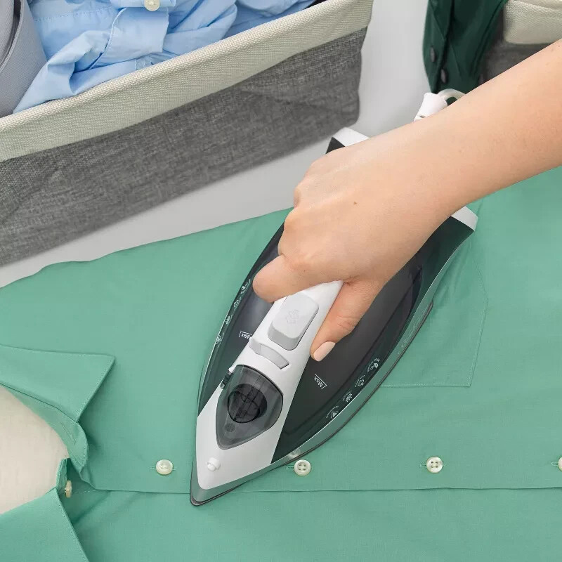 Sunbeam 1250W Classic Iron with Precision Tip and Anti-Calc Technology