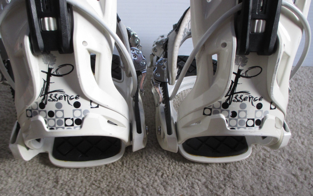 Flow Essence women's Snowboard Bindings Size Medium