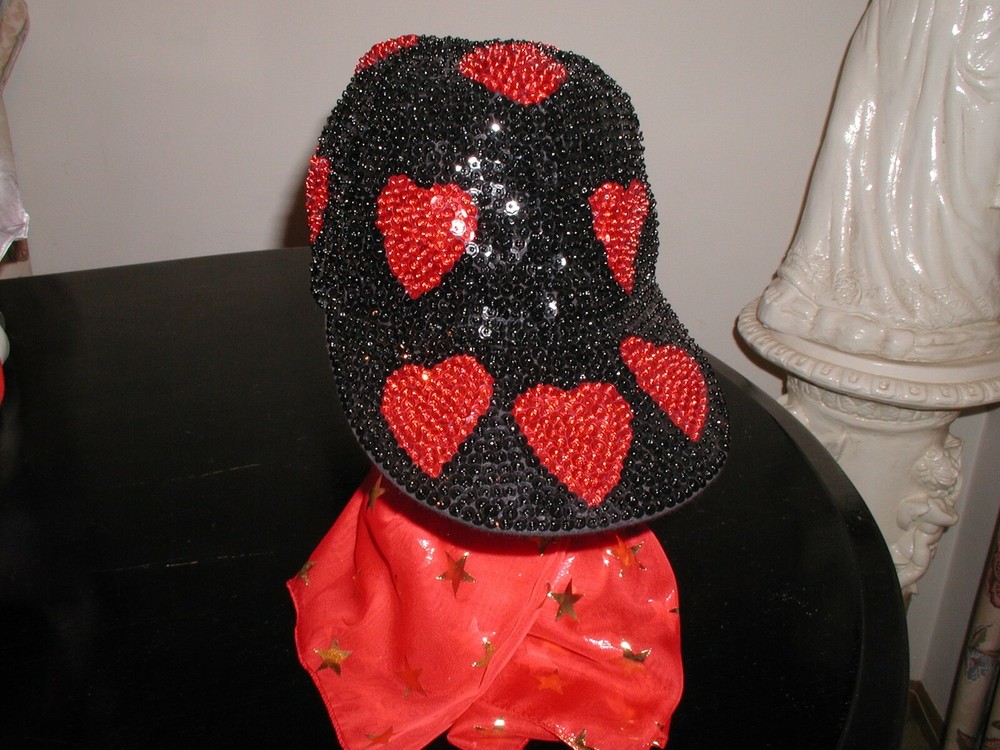 VALENTINE BASEBALL CAP SEQUIN HAT RED HEARTS NICE GIFT NEW !