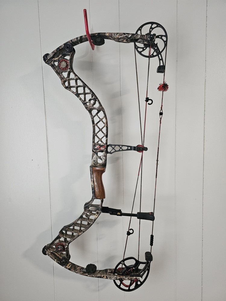 Mathews Z7 Compound Bow