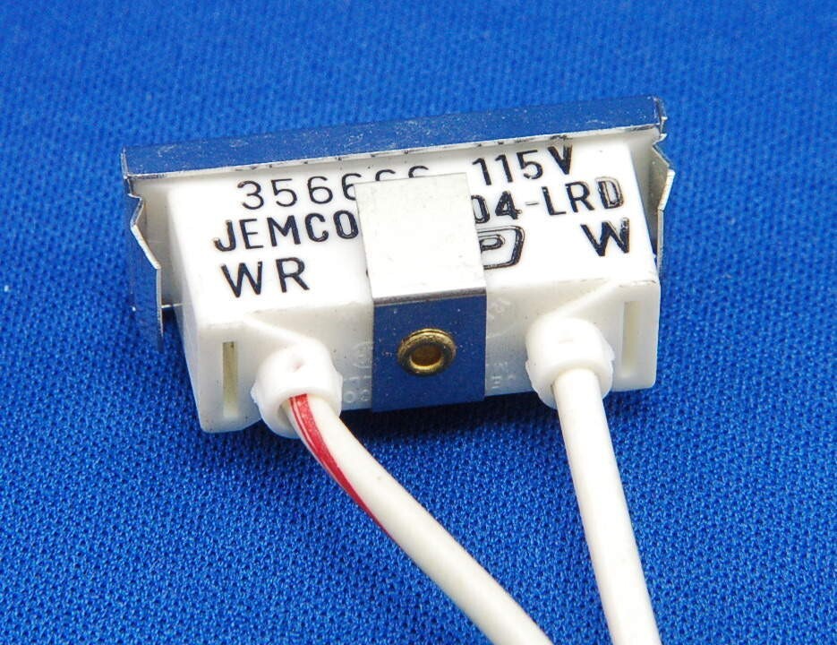 Lot of 2 - JEMCO - RL-104-LRD – 1125VAC Neon Rectangular Panel Mount Indicator