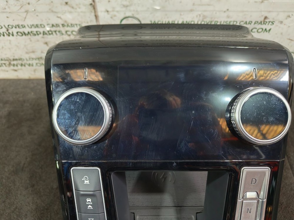 JAGUAR I-PACE X590 CENTRE CONSOLE WITH ARMREST