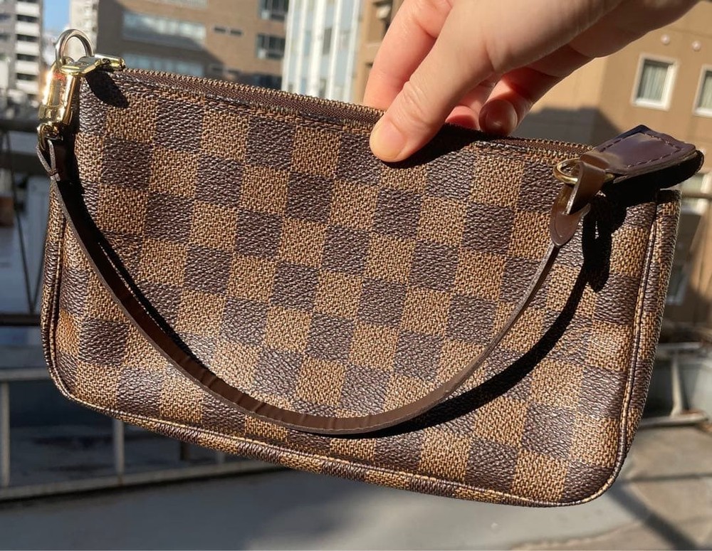 Excellent Condition Louis Vuitton Accessories Pouch