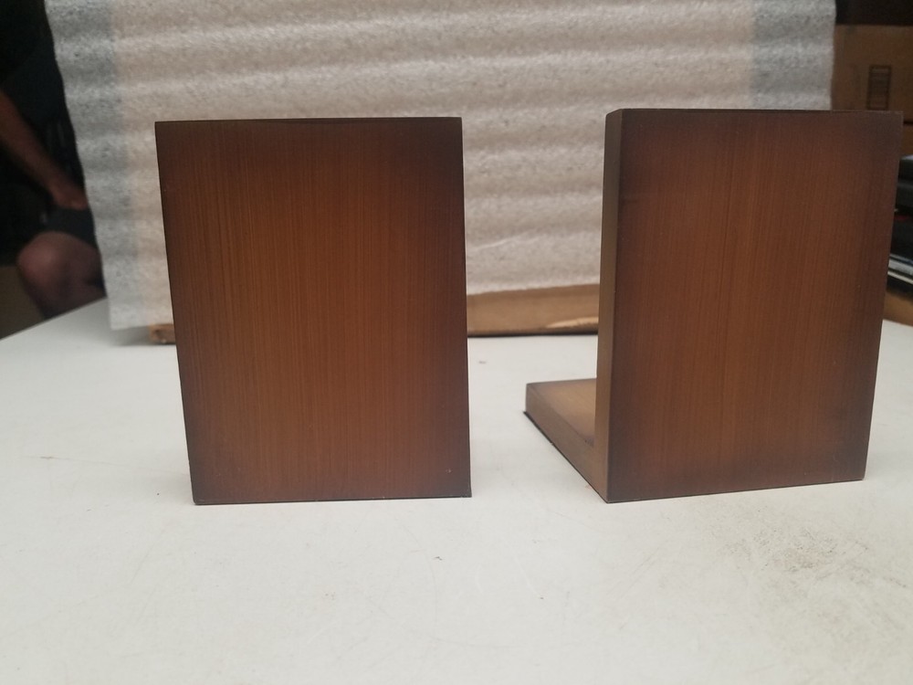 Waalleye Book Ends
