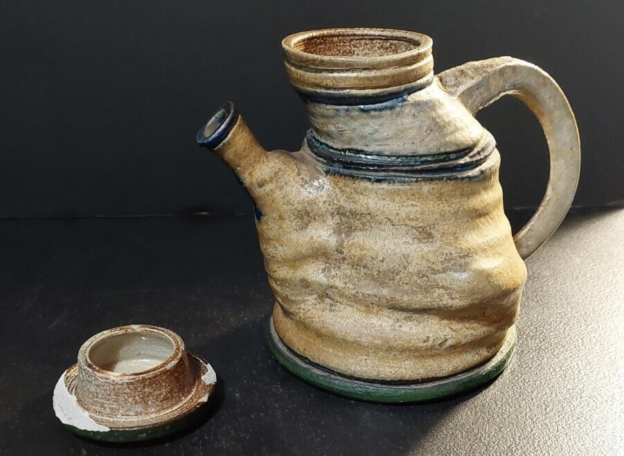 TEA POT, ART POTTERY. SIGNED BY ARTIST.