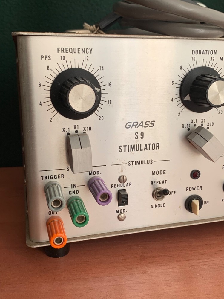 Grass Instruments S9 Multidiscipline Laboratory Stimulator Medical Working