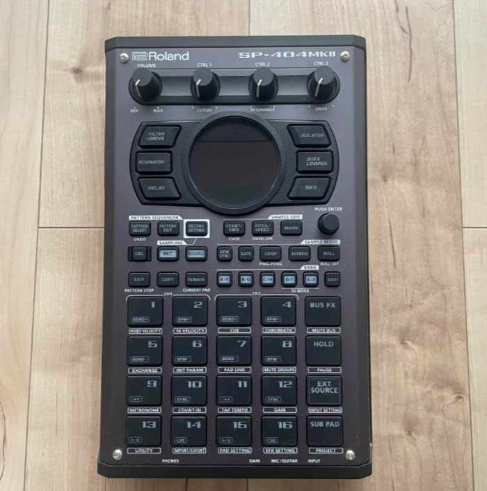 ROLAND SP-404MKII Sampler  Effector, Beatmaking Machine, Japan limiteⅾ