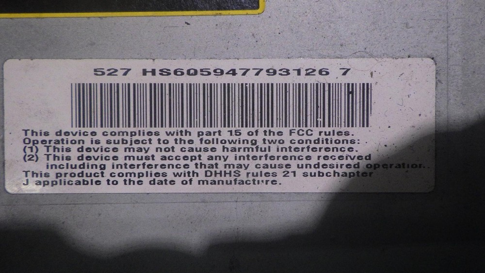 05 MERCEDES E500 Info Screen 2208206085