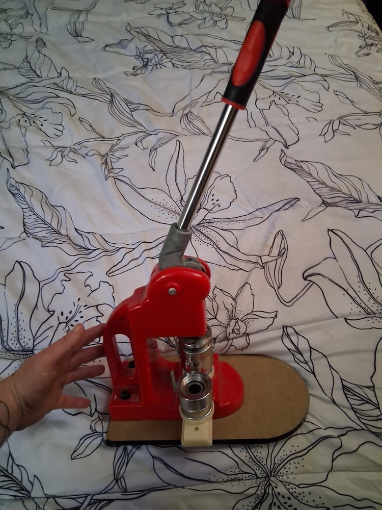 button machine maker