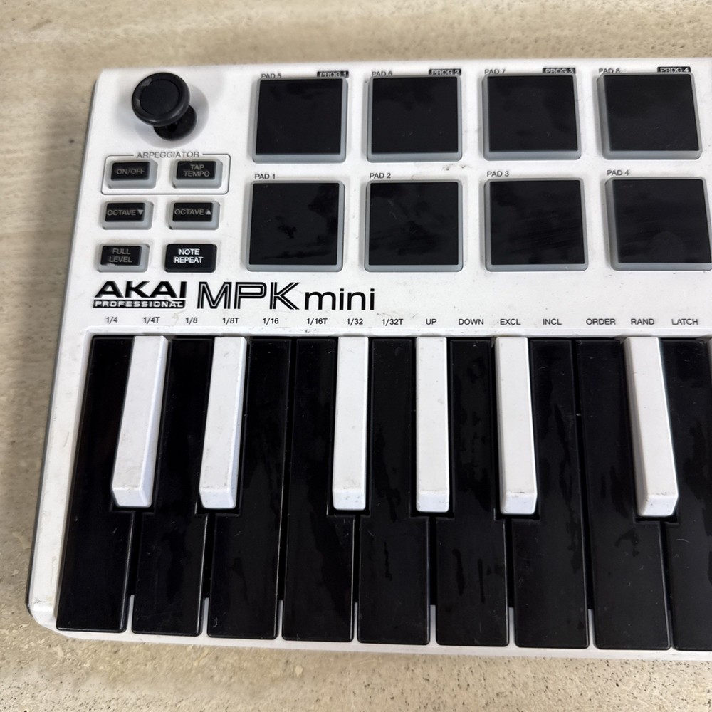 Akai Professional MPK Mini MIDI Controller