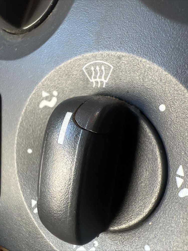 VOLVO OEM Temp Control Module 21326144 Made In Germany.