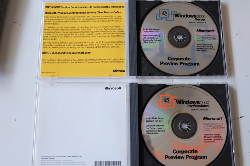 Microsoft Windows 2000 Release Candidate 2 RC2 Pro/Server (Corporate Preview)