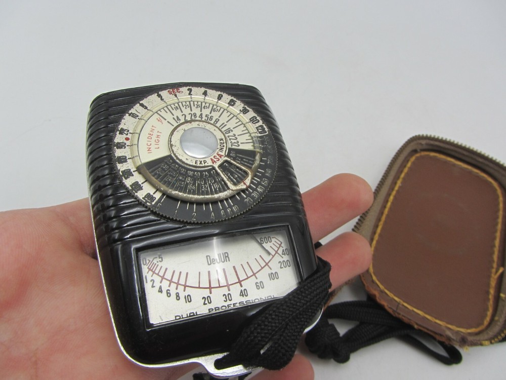 Dejur Dual Professional Hand-Held Camera Light / Exposure Meter - Tested w/ Case