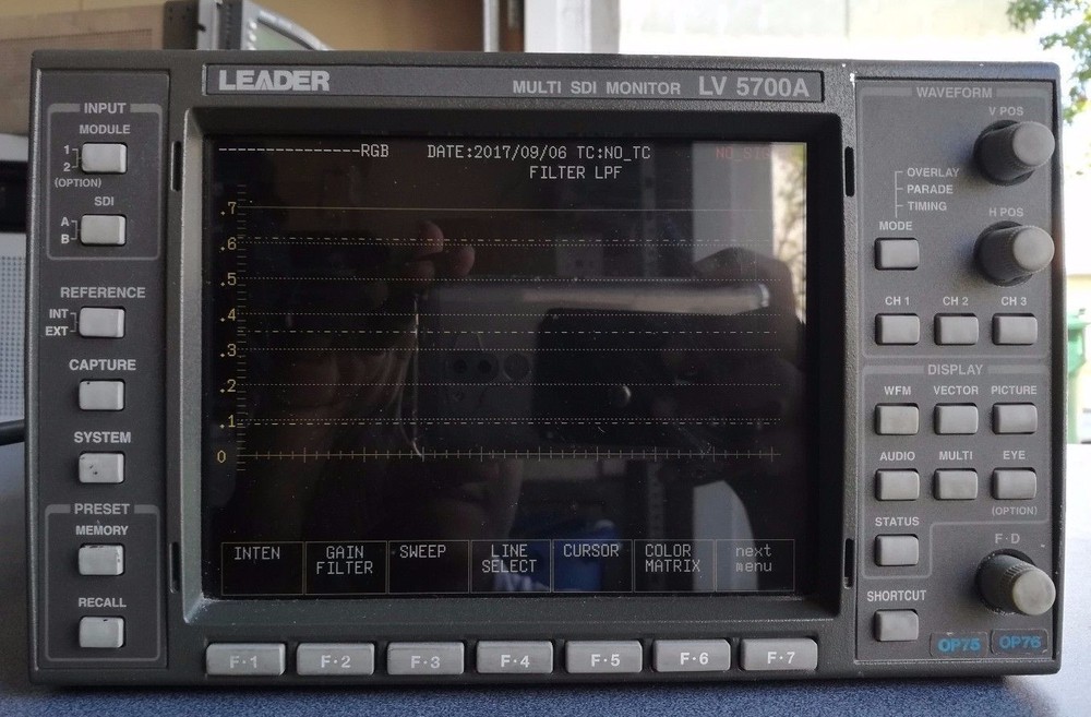 Leader LV 5700A Waveform Vector Multi SDI Monitor