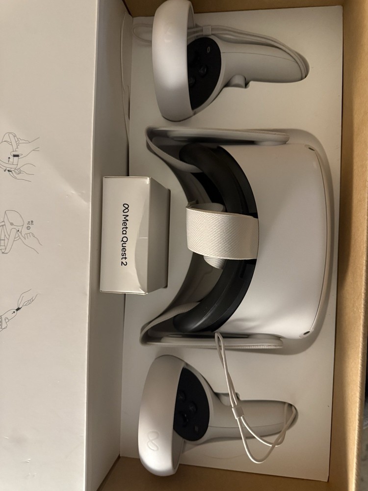 Oculus Quest 2 Virtual Reality Headset White with Controllers Powers on, Tested
