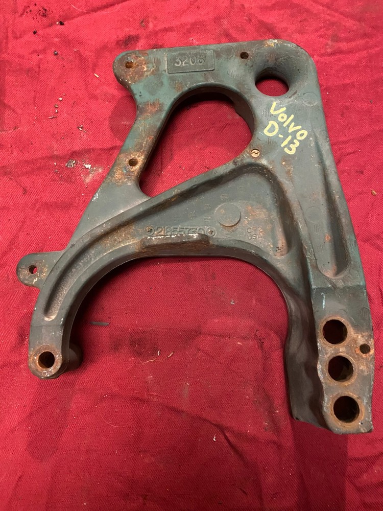 VOLVO /  Engine MOTOR MOUNT BRACKET 21855730