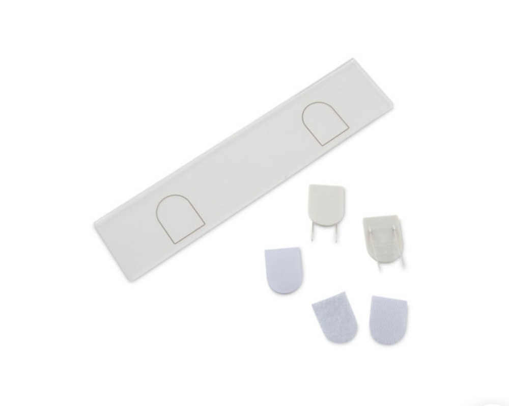 ADVANTUS People Pointer Panel Wall Sign Holder, 9 x 2 Inches, Clear Acrylic