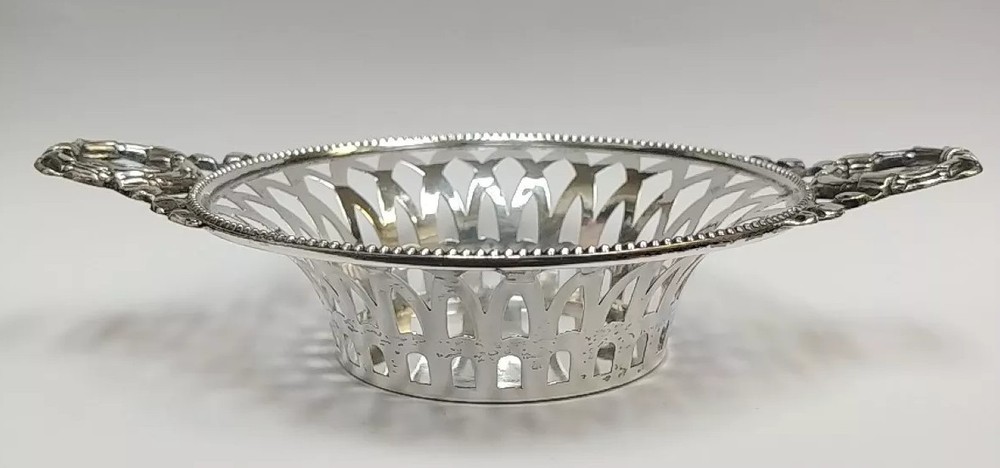 Vintage 800 Silver Small Dish with Wreath Handles