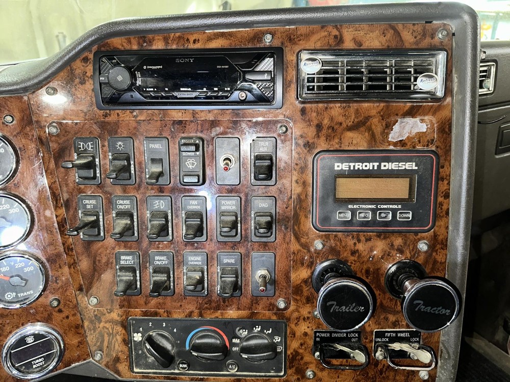 International 9400 SWITCH Dash Panel - Used