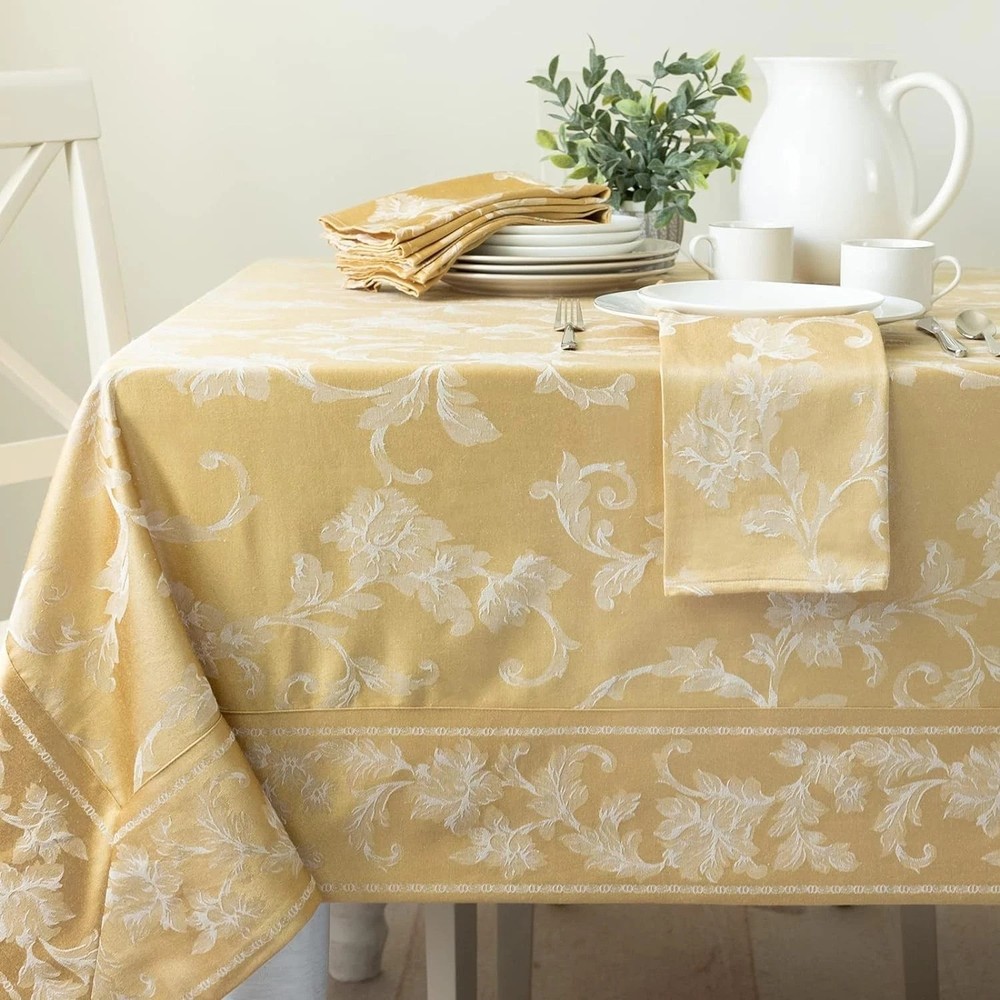 Luxury Damask Table Cloth - Ideal for Special Occasions