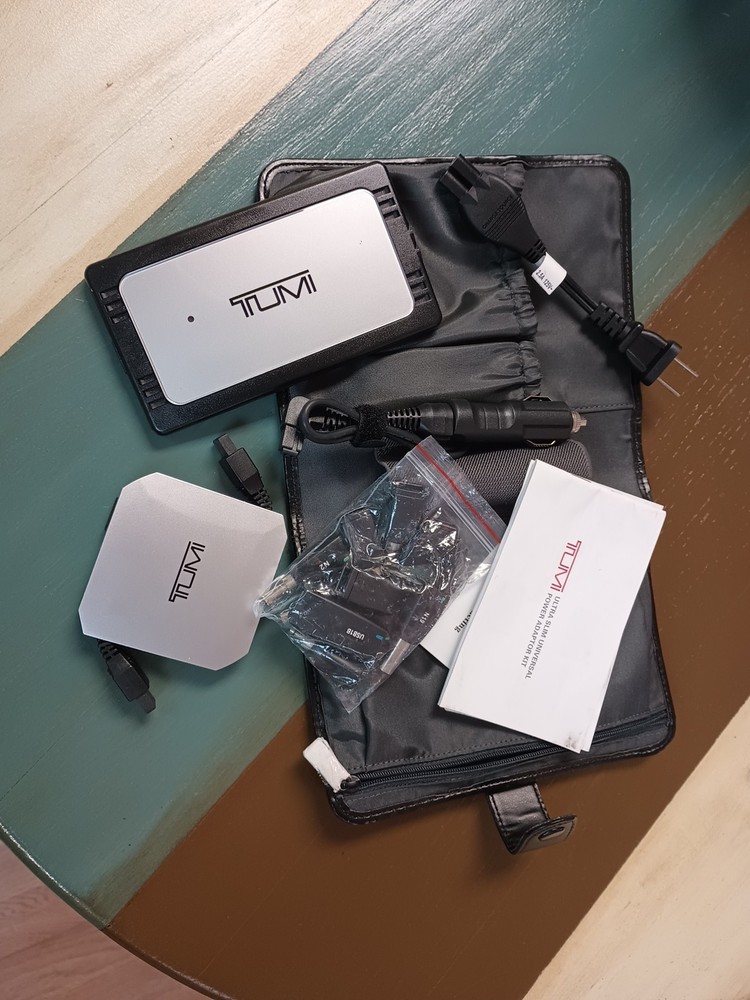 Tumi Ultra Slim Universal Power Adapter Set