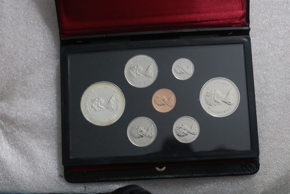 🧭 🇨🇦 CANADA 1977 MINT SET WITH SILVER & COA B58 #98 LAR