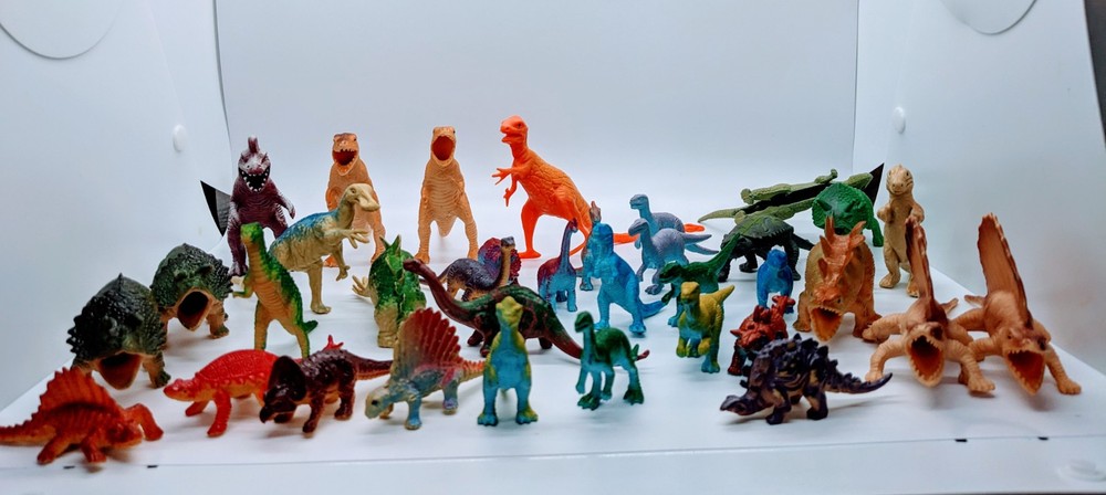 Plastic Dinosaurs 🦖 Small & Colorful Lot 35