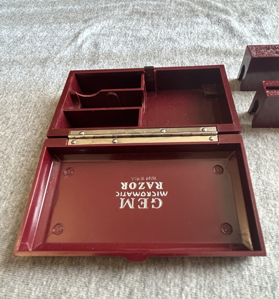 1930s Gem Micromatic Open Comb Razor Bakelite Case TTO 2nd Generation W/Dimples