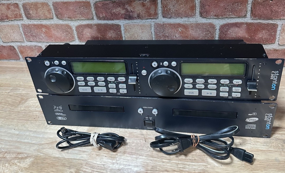 Stanton C.502 Dual Rackmount Digital Plays MP3 Cds( Please READ)