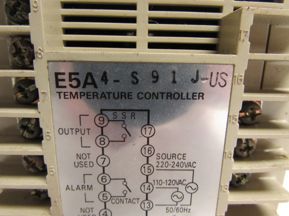 OMRON E5A4-S91J TEMPERATURE CONTROLLER 1A 250VAC ***GOOD***