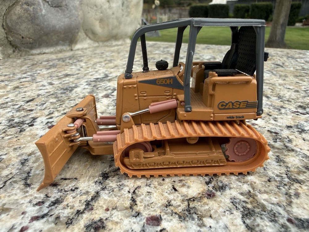 ERTL 1410H O Scale Vehicle Case 650H Dozer
