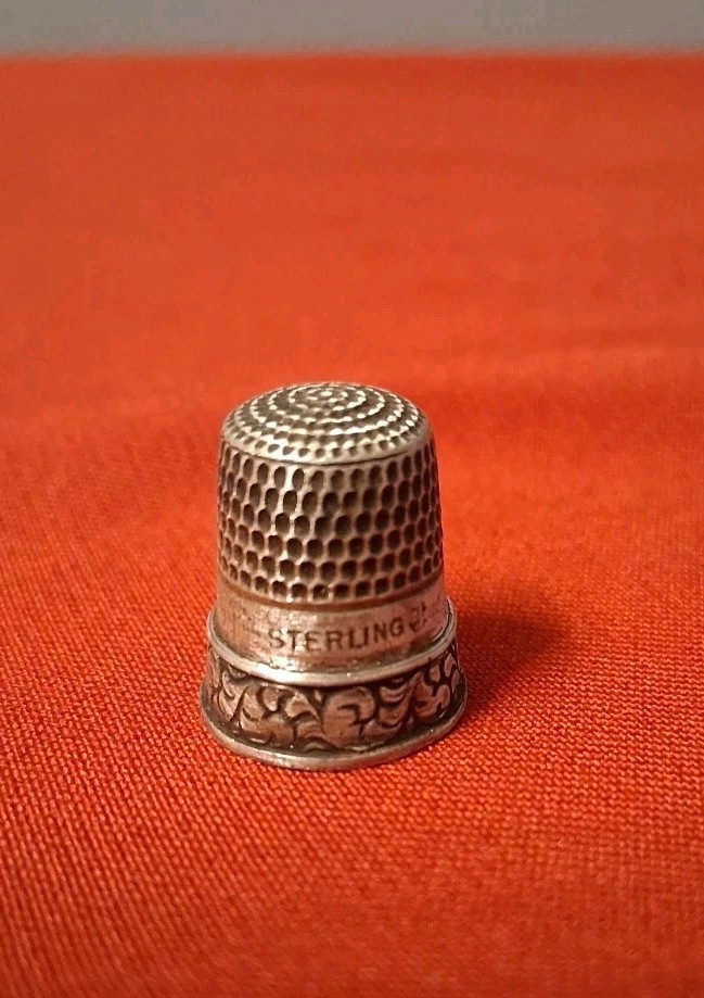 Sterling silver thimble hallmarked Anchor. See Pics