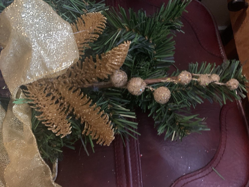Christmas Pine Centerpiece *Gold Decorations*