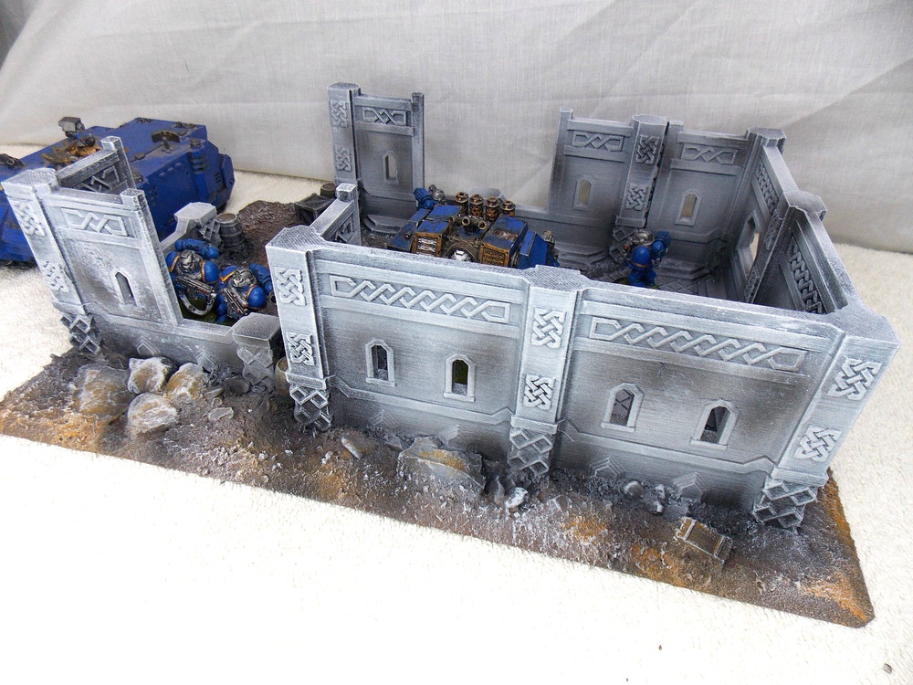 WARGAMING TERRAIN PAINTED BUILDING