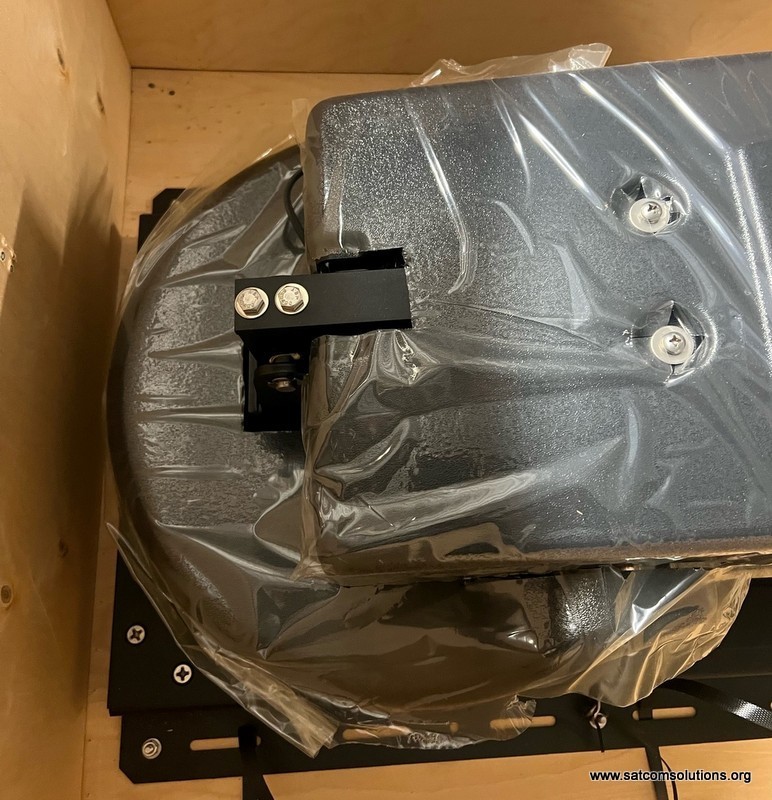 C-Com iNetVu 980 Ku-Band Drive-Away Antenna System