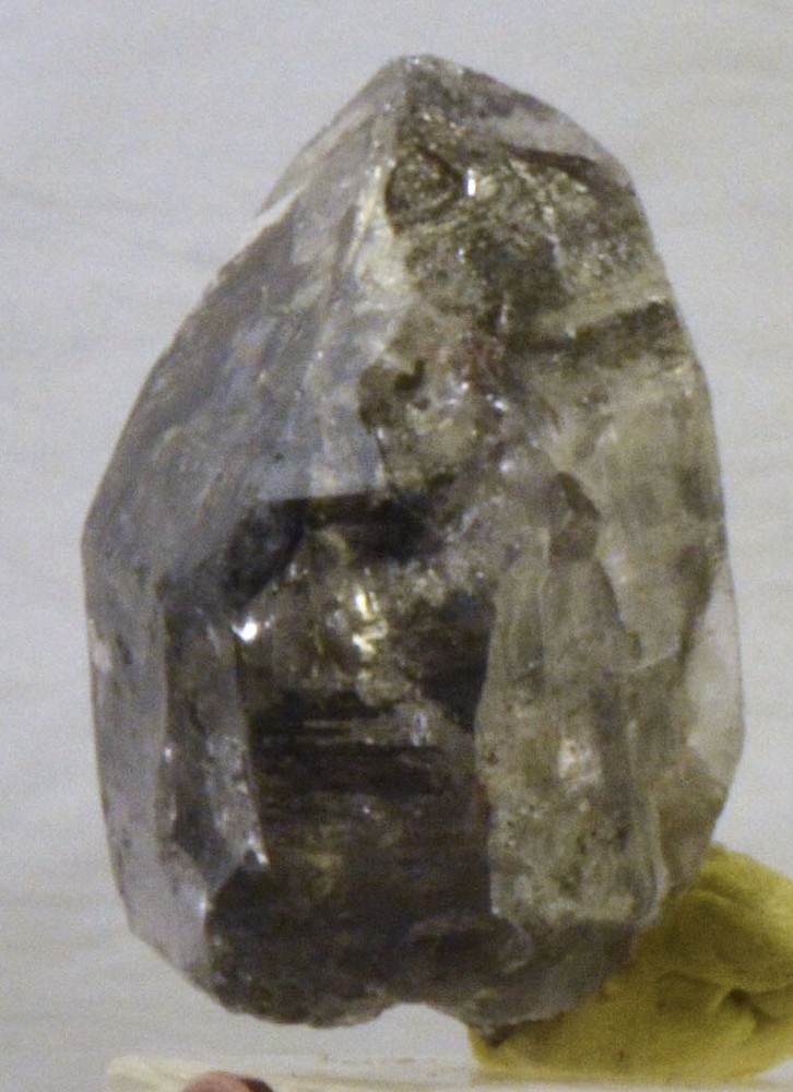 #2641 Quartz - China - - Inclusions - Rainbows