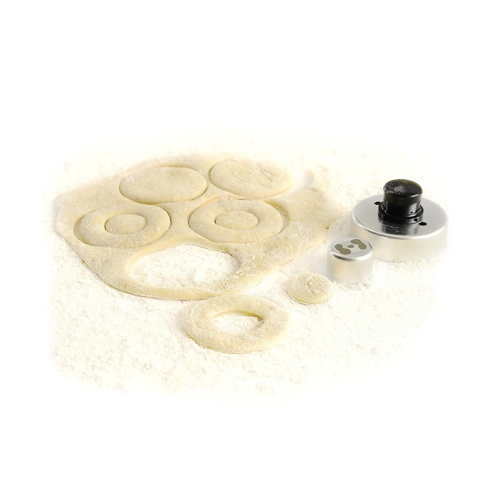 Cookie and Donut Cutter Round Baking Tool Kitchen Accessory NEW