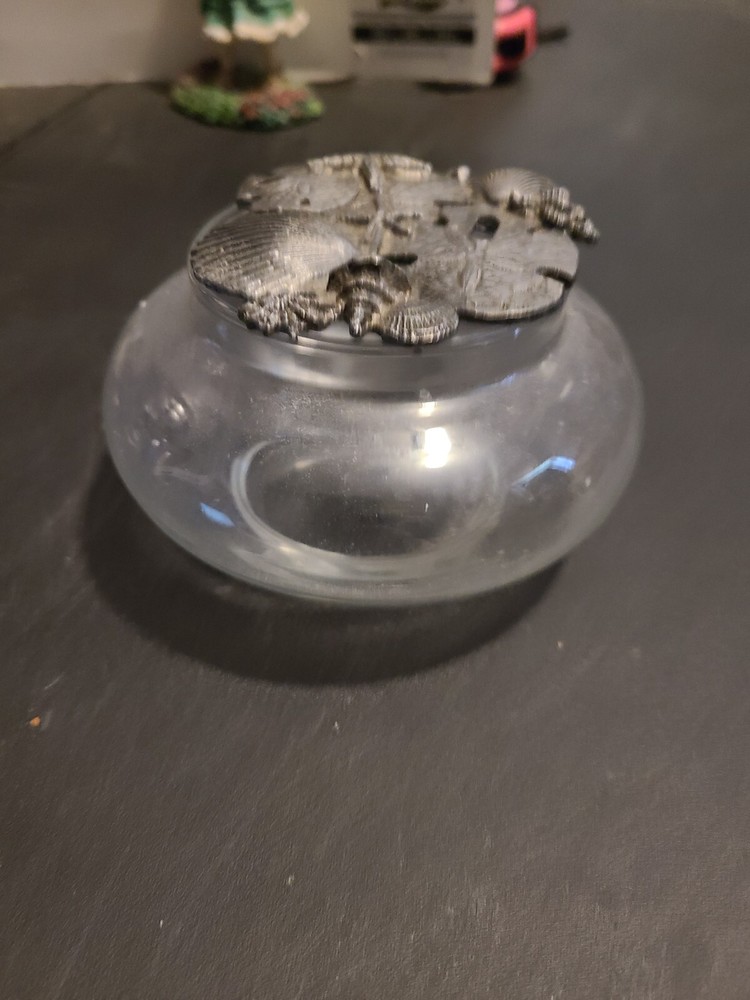 Potpourri Jar With Sea Shell Lid