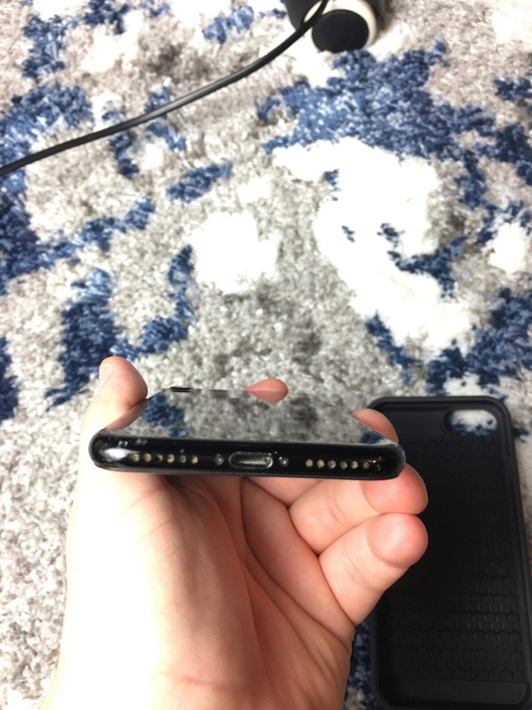 iphone 7 unlocked gb size is unknown(read The Description)