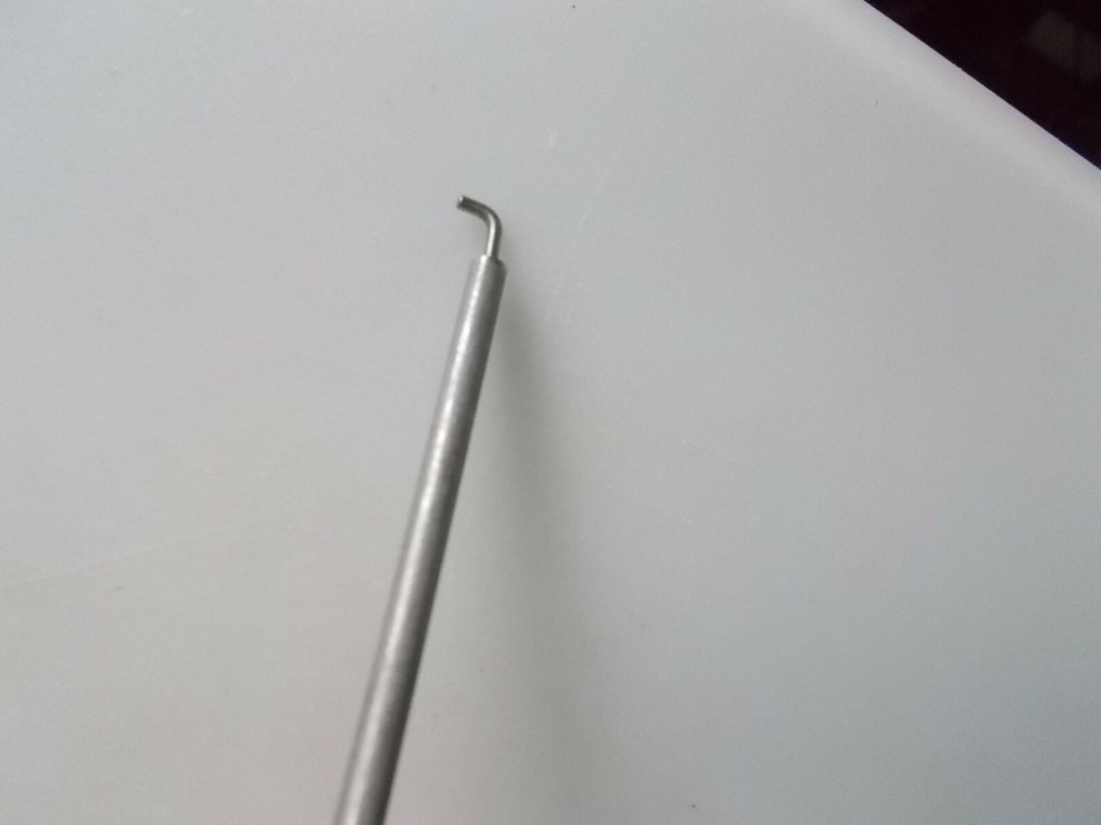 Metal Pulling / Removal Tool for Circuit Boards which have a bottom hole