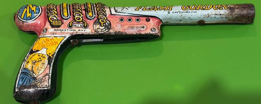 Flash Gordon Tin Lithographed Arresting Ray Gun King Features Synd
