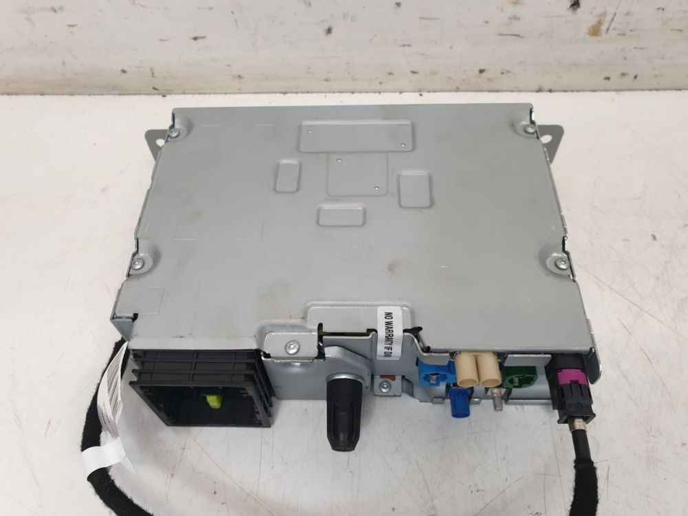 Radio/Navigation System Combination This radio requires a CODE, CODE