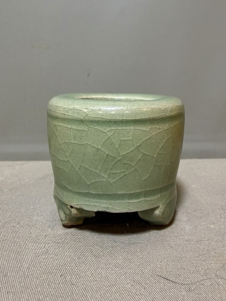 Ming Dynasty Longquan Mini Incense Burner - 明代龍泉迷你三足爐