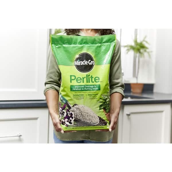 Miracle-Gro Perlite 8 qt. 2-Pack Soil Amendment for Potting Mix & Rooting NEW