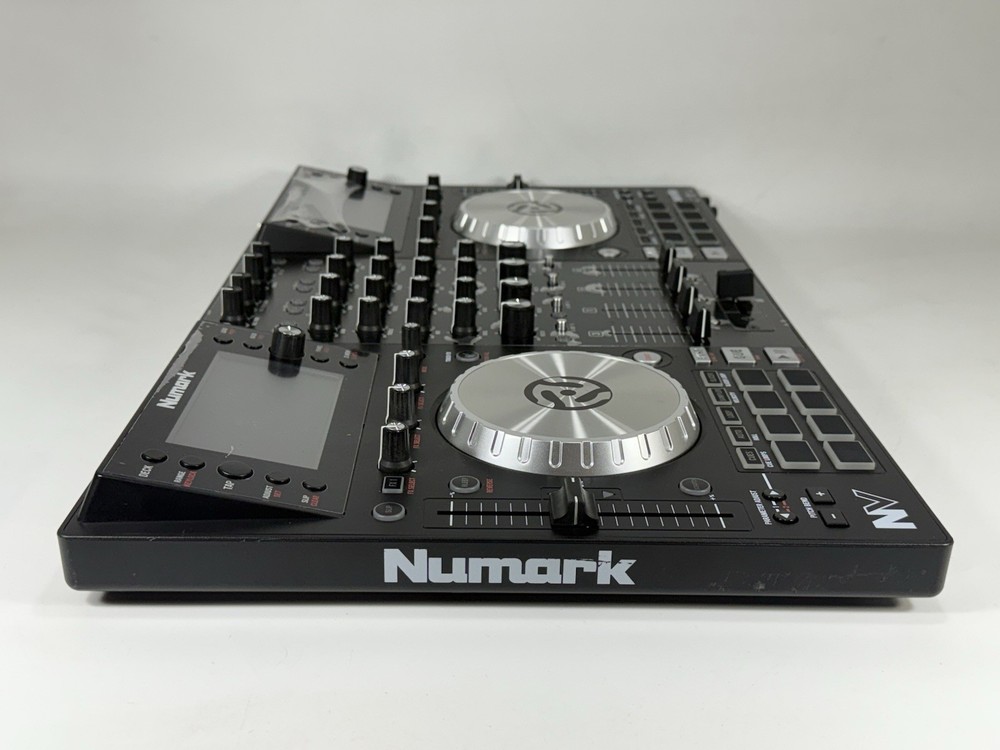 Numark NV 4-Channel Dual-Display Serato DJ Controller - Tested / Working