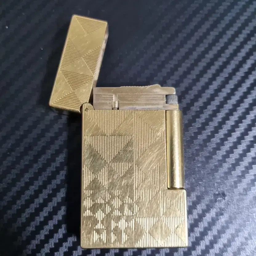 Dubon Luxury Gold Pattern Lighter Vintage Collectible